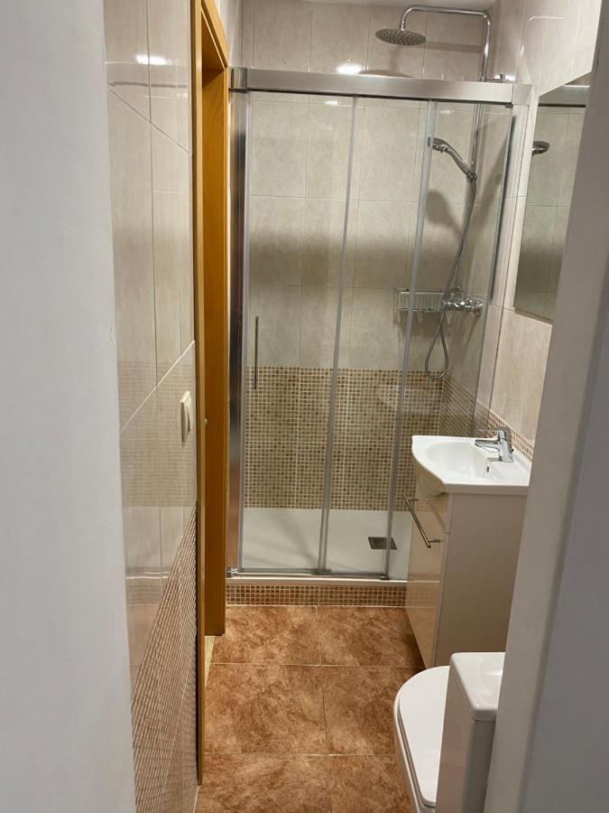 Single Room In My Apartment At The Beach Valencia Exterior photo